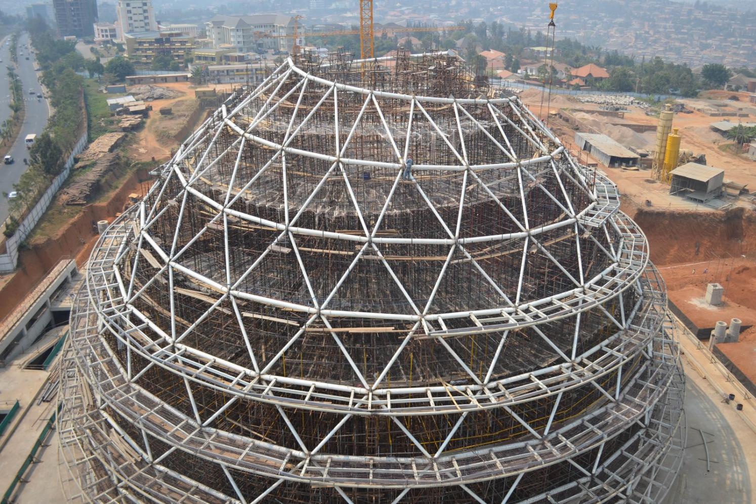 Construction of Dome - aerial view (livingspaces.net)