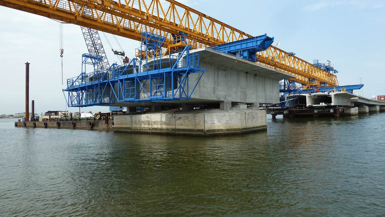 Bridge deck under construction (julius-berger-int.com)
