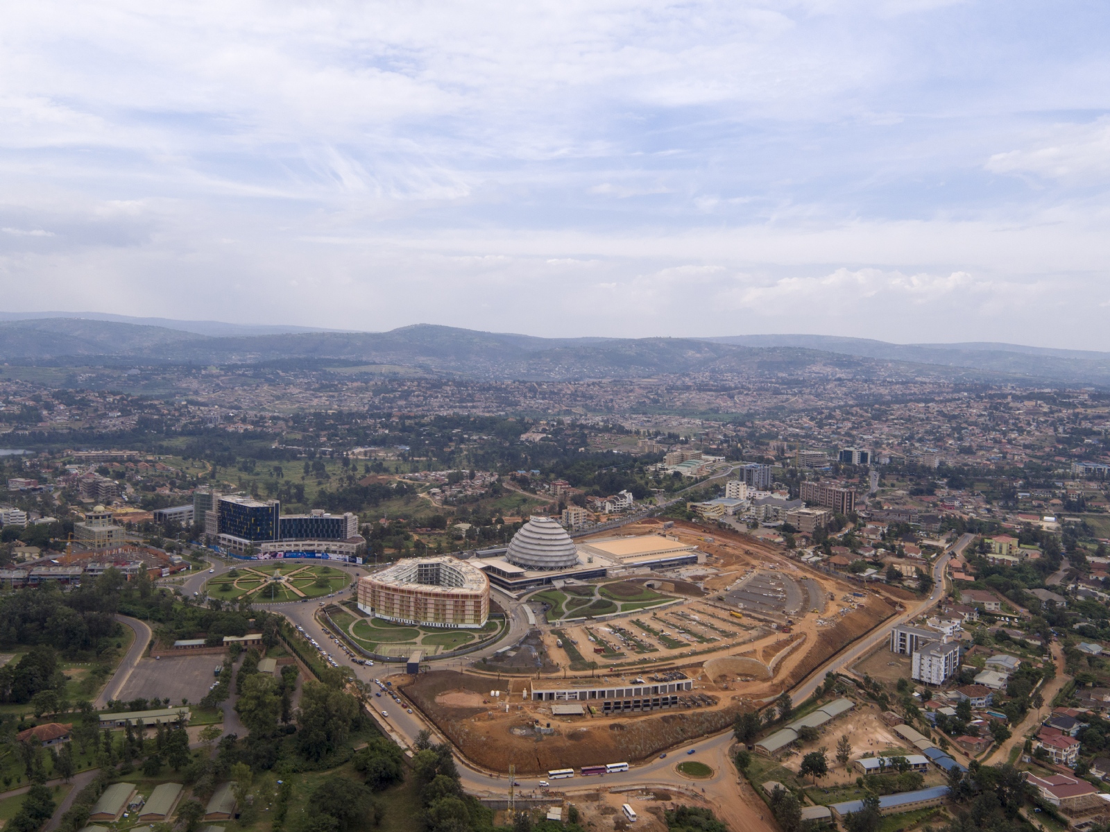 Aerial view of completed Convention Centre & Hotel with the city of Kigali in the background (summa.com.tr)