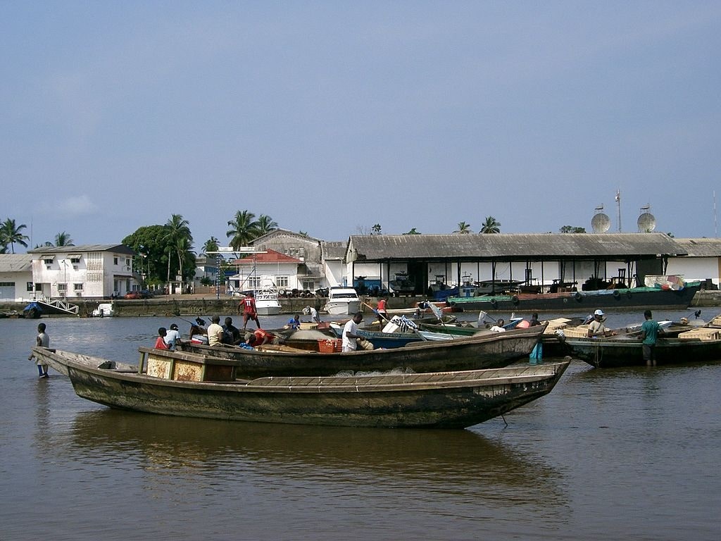 Fishing Port at Kribi in Cameroon (PRA | Wikimedia Commons)