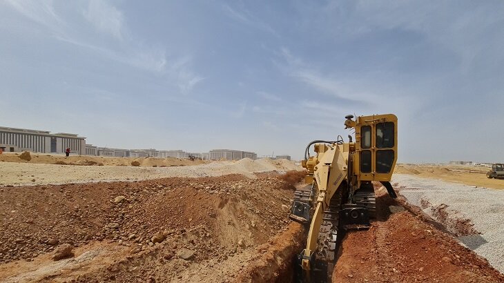 Vermeer T755 Commander® III trencher cutting a pipeline trench