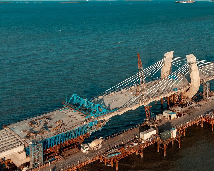 Construction works at the Tanzanite Bridge Site (@TanzaniaUpdates Twitter Handle)