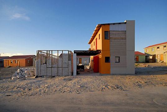 Sandbag Houses by MMA Architects (inhabitat.com)