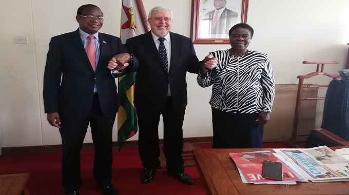 Finance and Economic Development Minister Mthuli Ncube, Naanovo Energy Inc group Vice-Chairman President Mr Anthony Fiddy and Minister of State and Provincial affairs and Devolution, Bulawayo Province Hounerable Judith Ncube