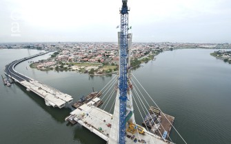 Aerial view of bridge deck construction (julius-berger.com)