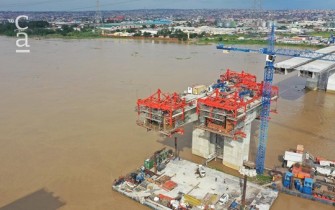 Construction works on free balanced cantilever (second-river-niger-bridge.com) 